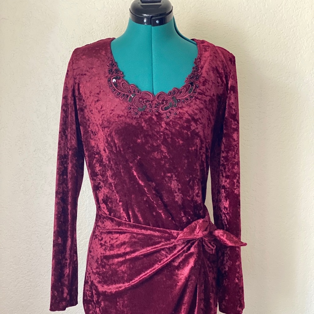 SOLDCrushed burgundy velvet All that jazz L dress - Picture 2 of 8